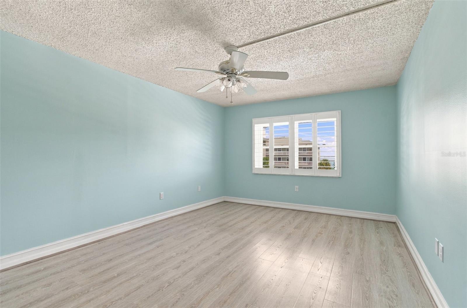 9 Forbes Pl #412 Property Photo 17