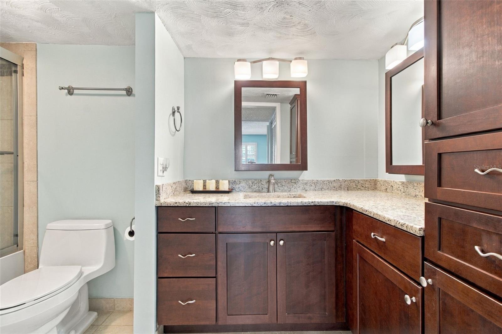 9 Forbes Pl #412 Property Photo 21