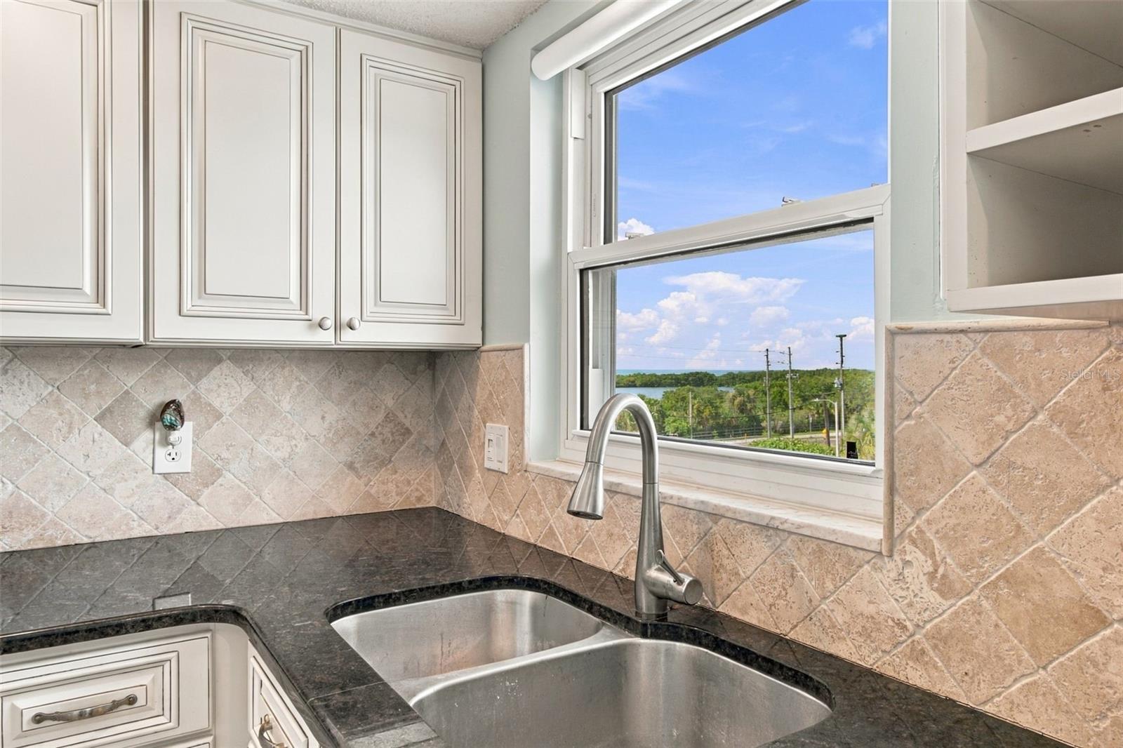9 Forbes Pl #412 Property Photo 38