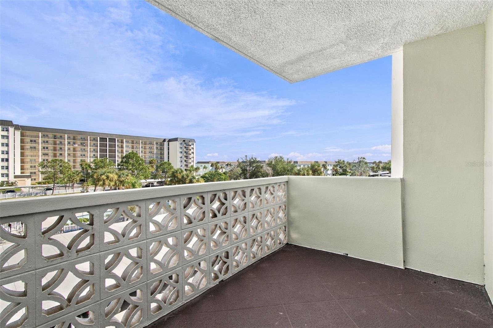 9 Forbes Pl #412 Property Photo 44
