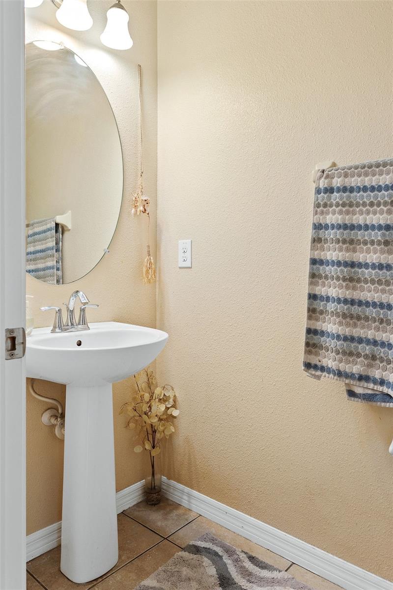 20435 Needletree Dr Property Photo 6