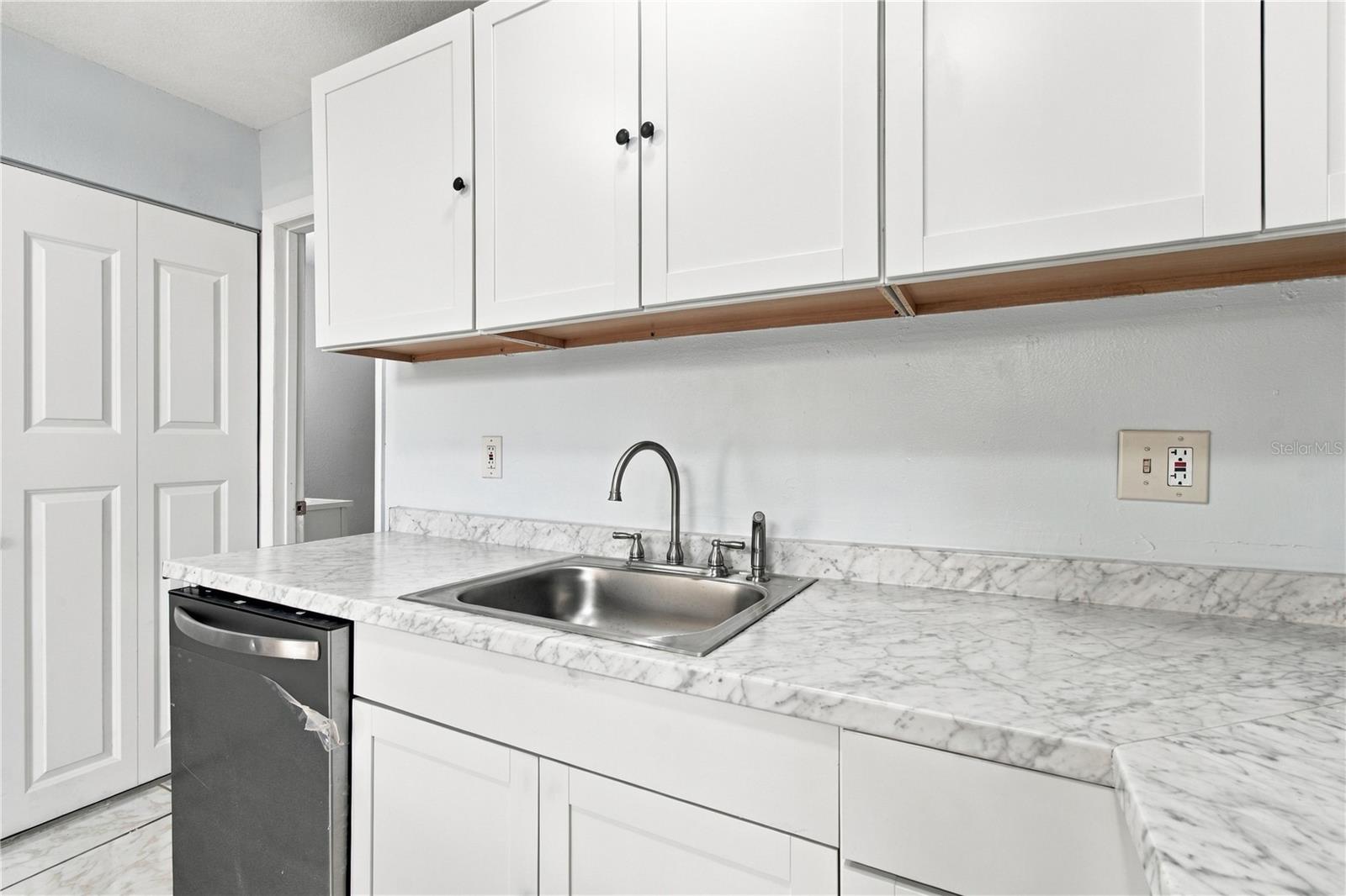 12291 Armenia Gables Cir Property Photo 8