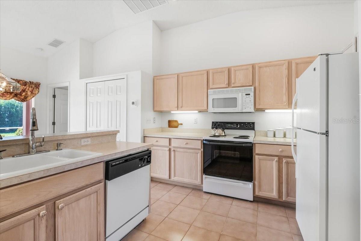 4254 Tennyson Way Property Photo 13