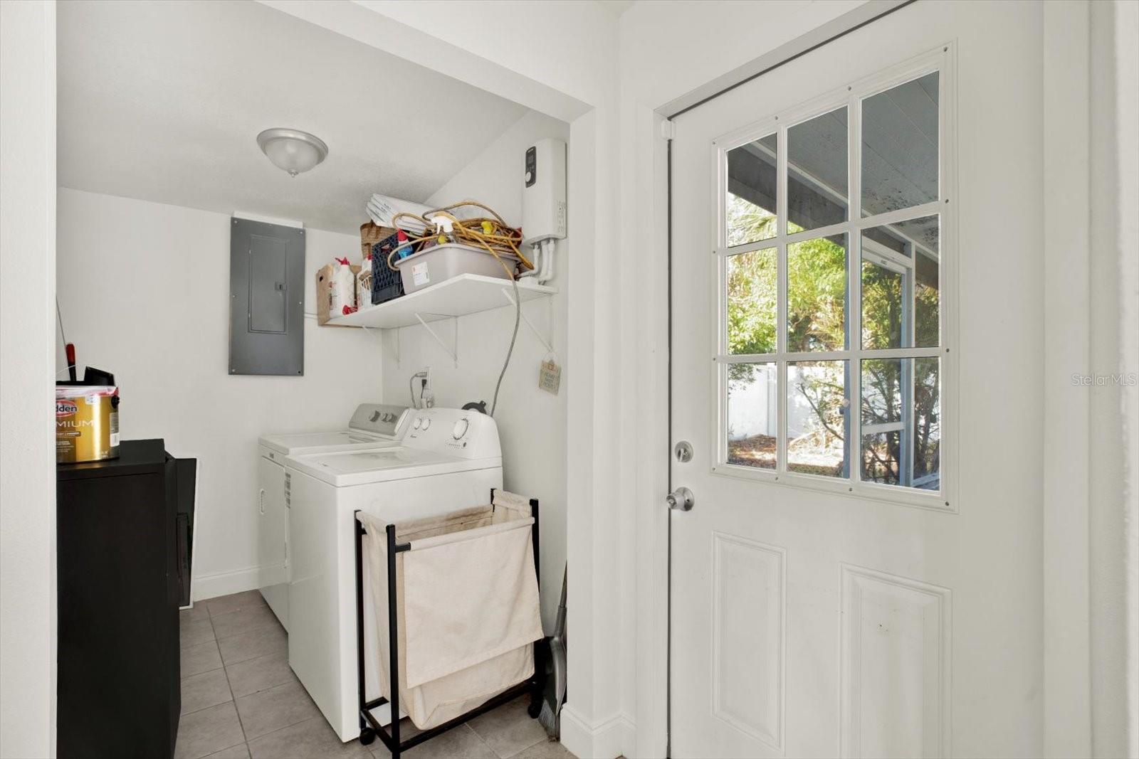 10603 Agate Ct Property Photo 14