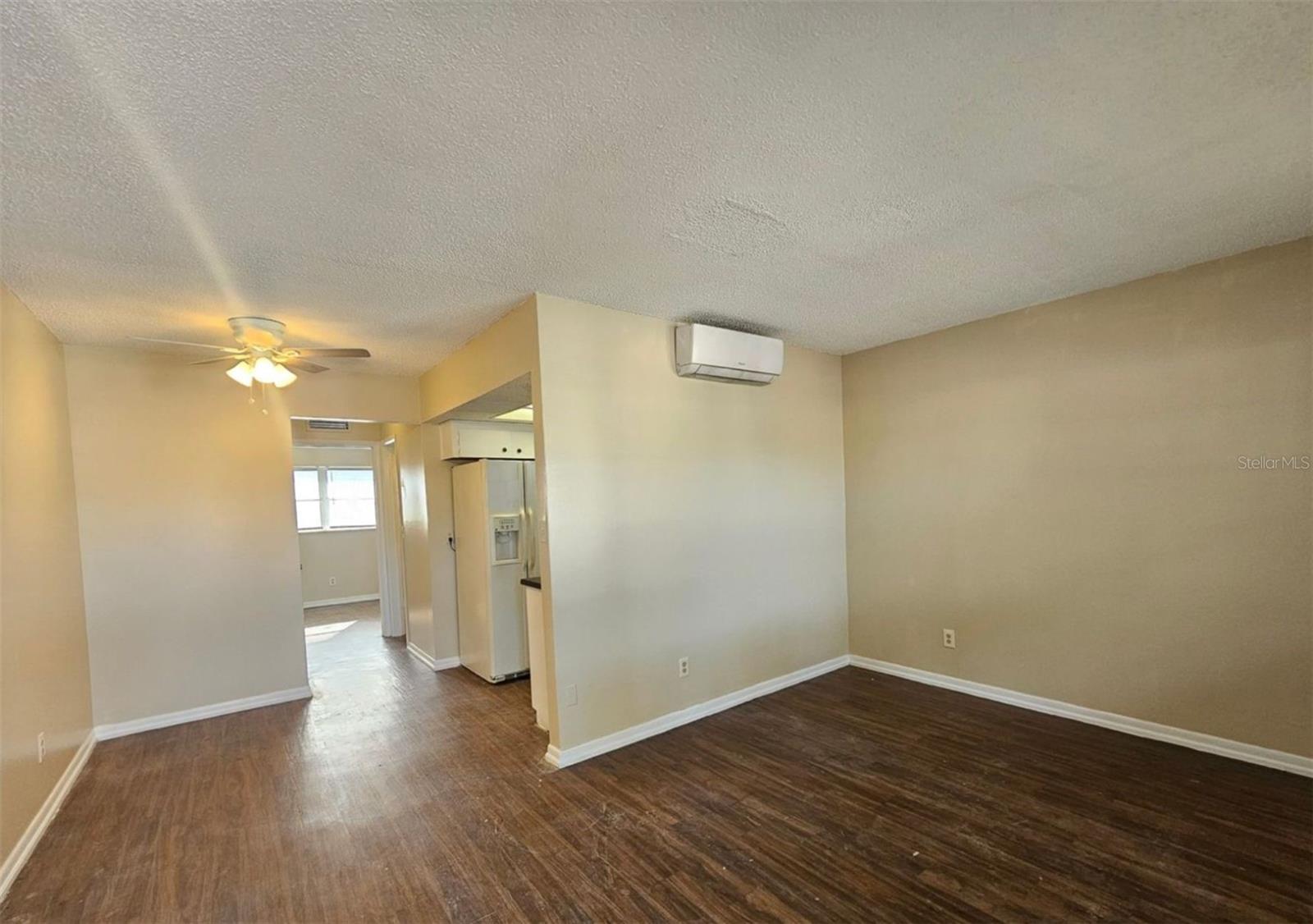 201 Nw Jefferson Cir N #2 Property Photo 2