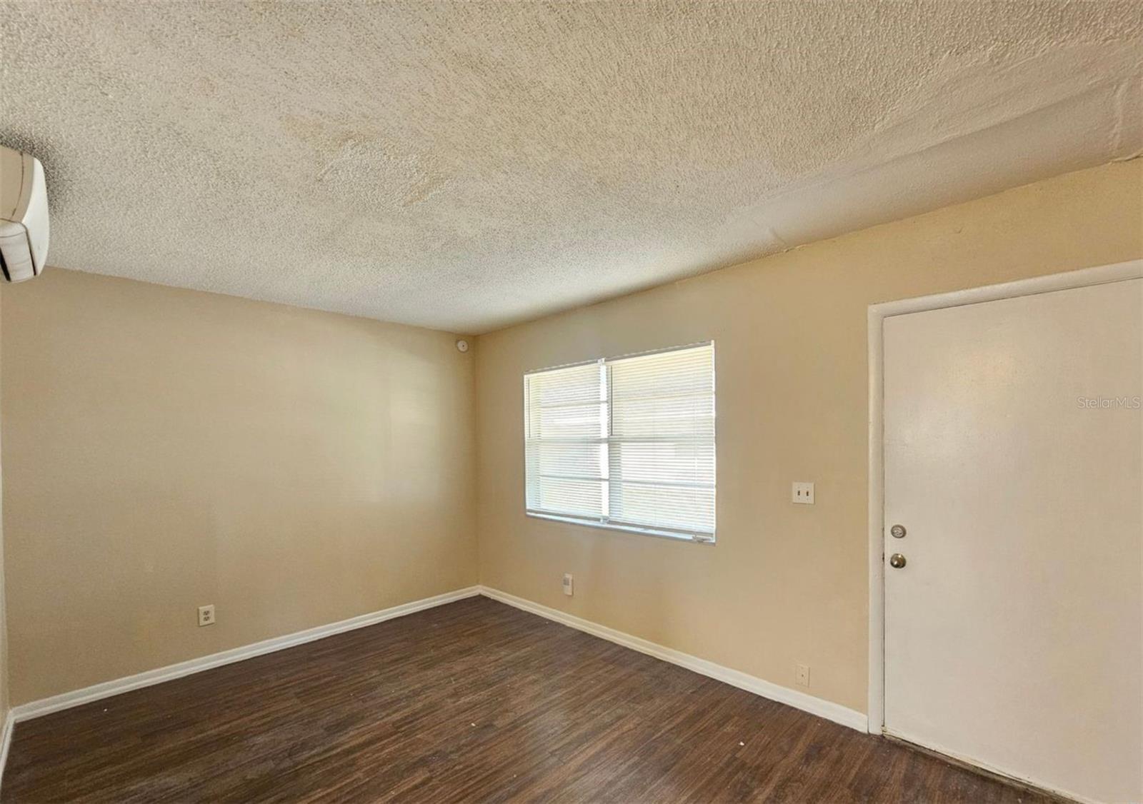 201 Nw Jefferson Cir N #2 Property Photo 3