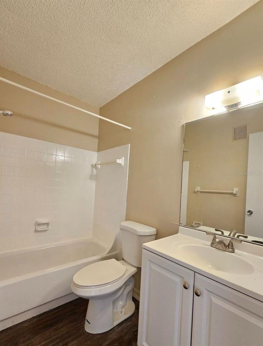 201 Nw Jefferson Cir N #2 Property Photo 6