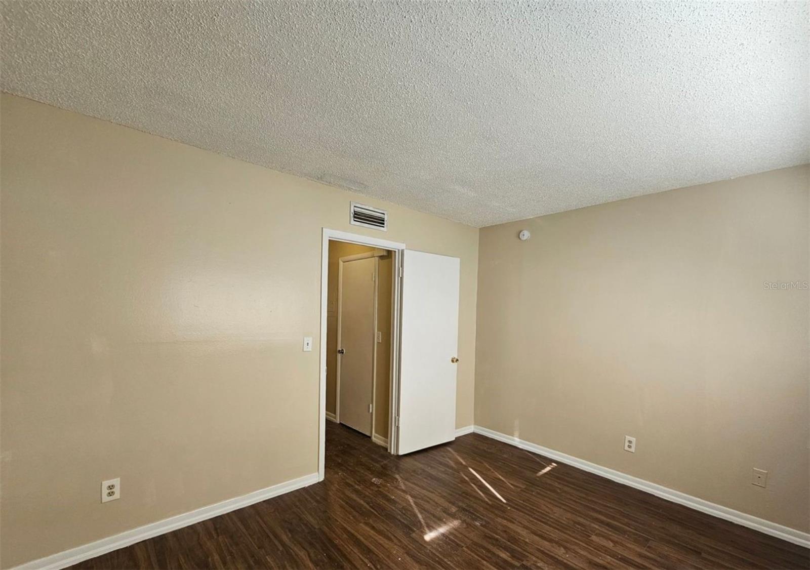 201 Nw Jefferson Cir N #2 Property Photo 8