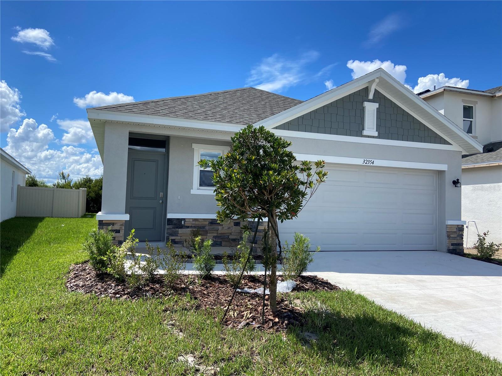 32354 Weathered Oak Dr Property Photo 2