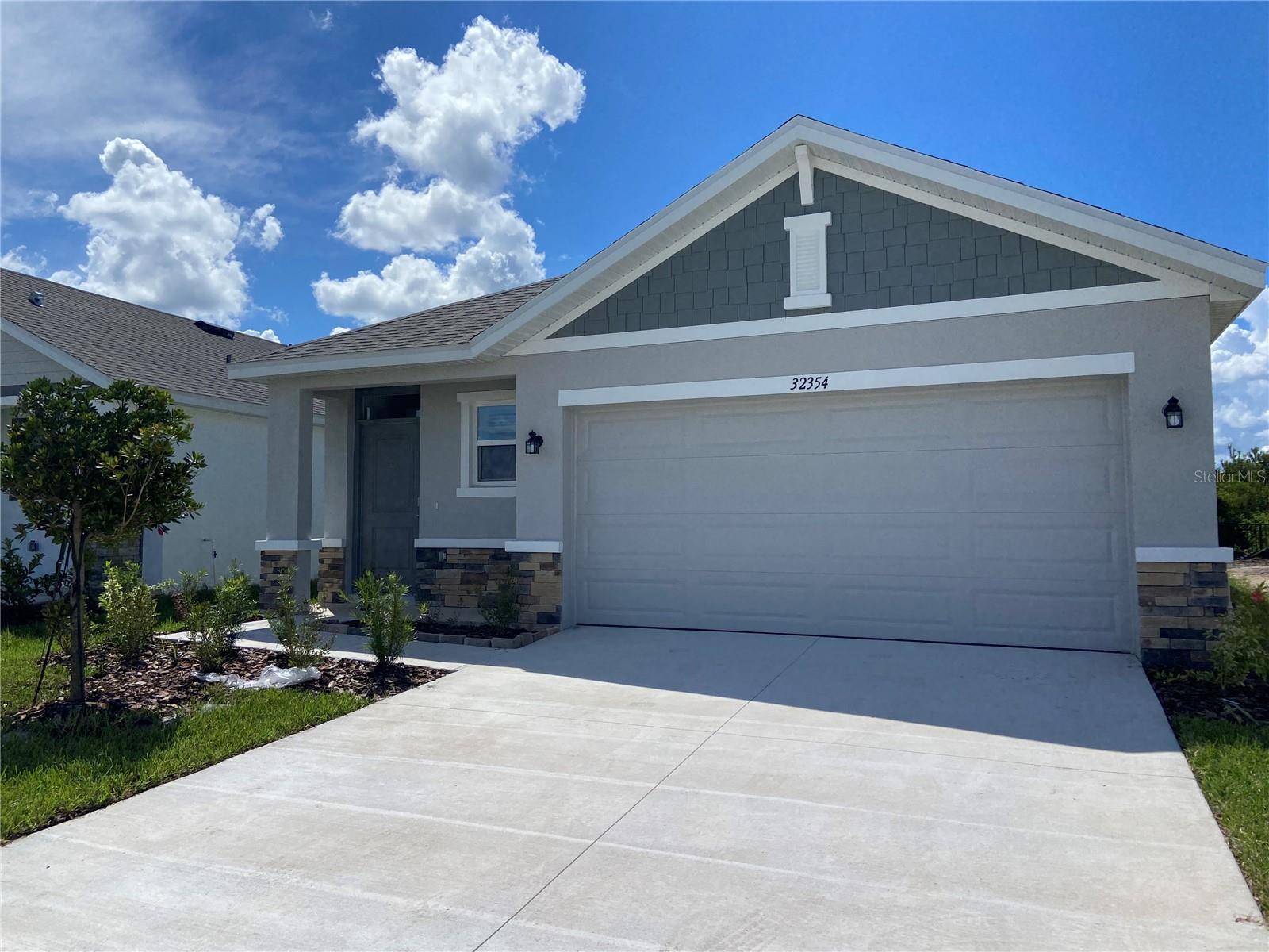 32354 Weathered Oak Dr Property Photo 3