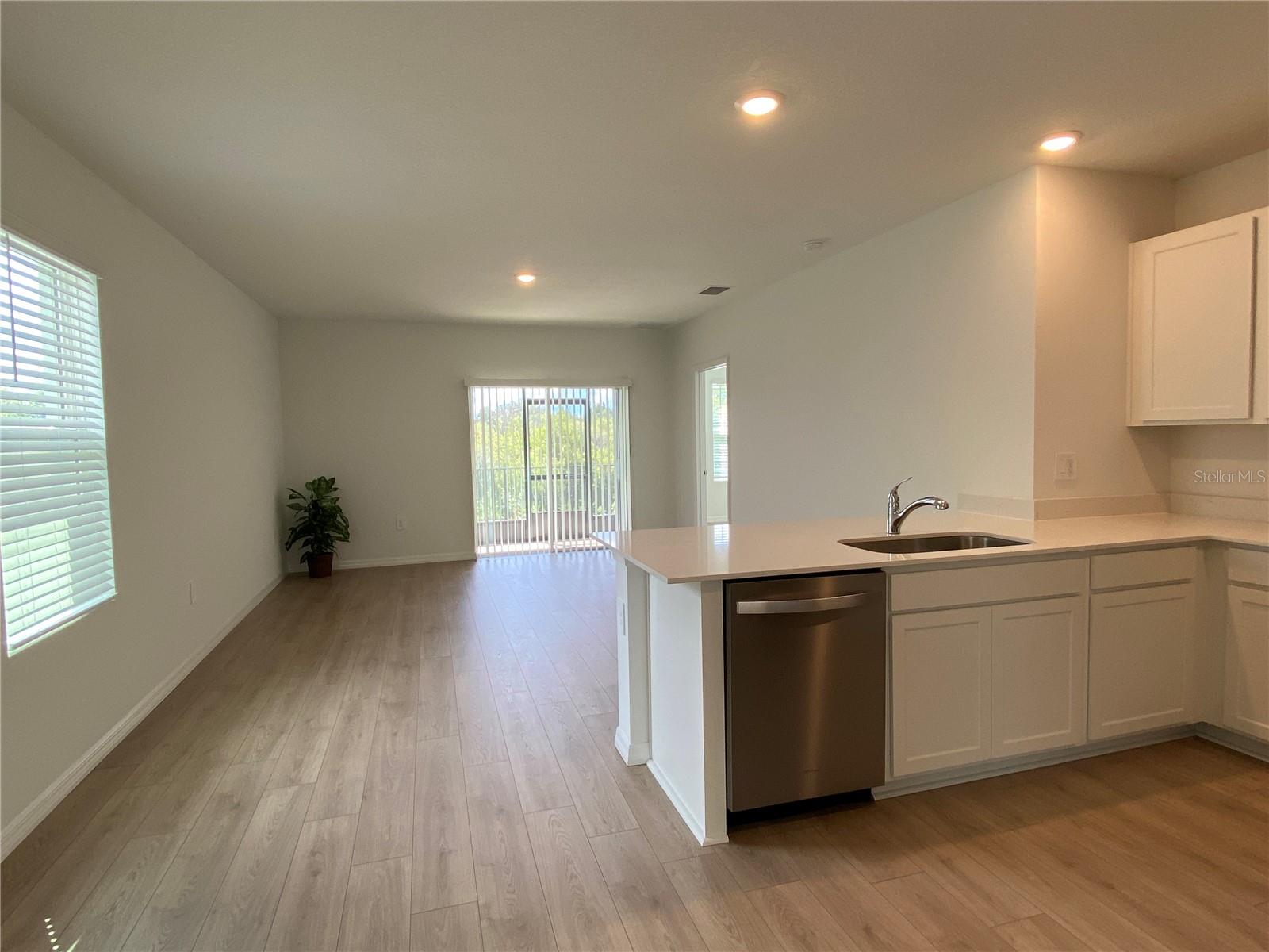 32354 Weathered Oak Dr Property Photo 6