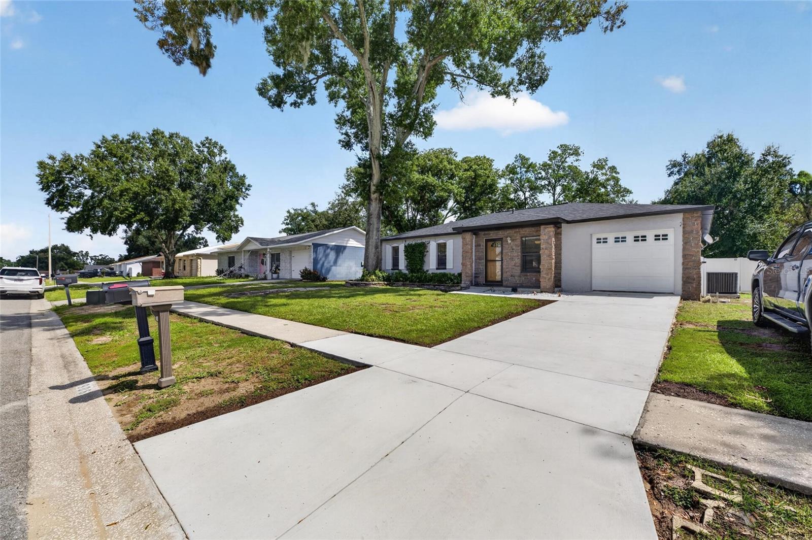 906 Cutler Dr Property Photo 4