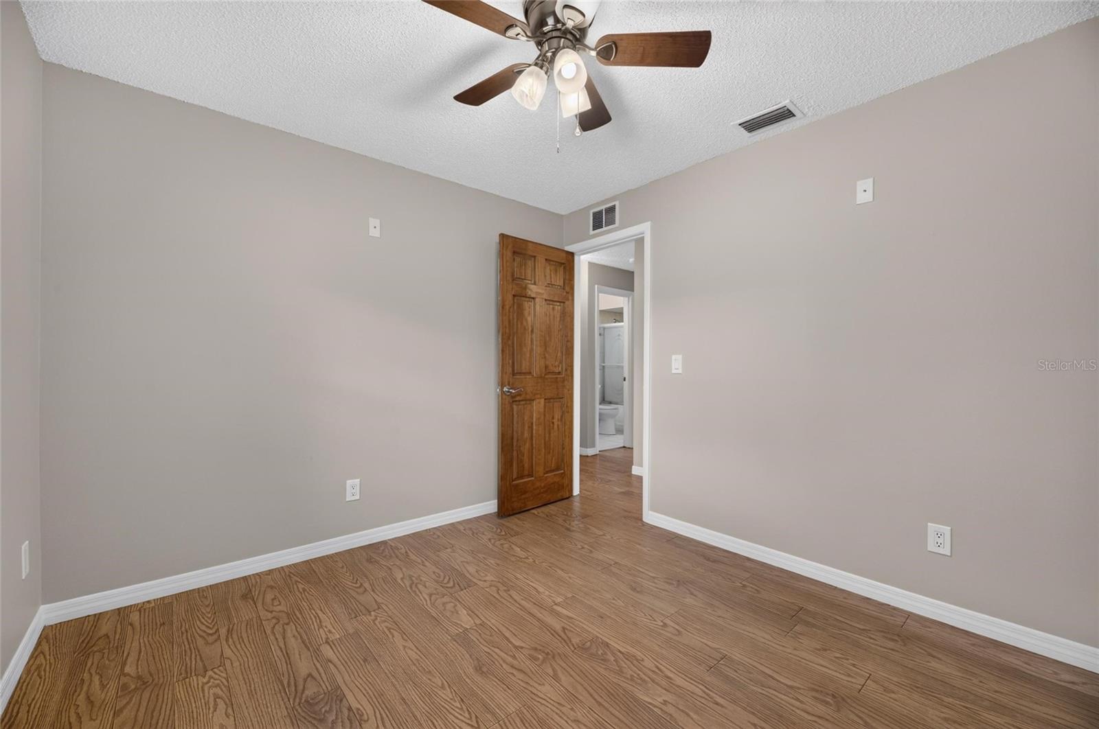 906 Cutler Dr Property Photo 36
