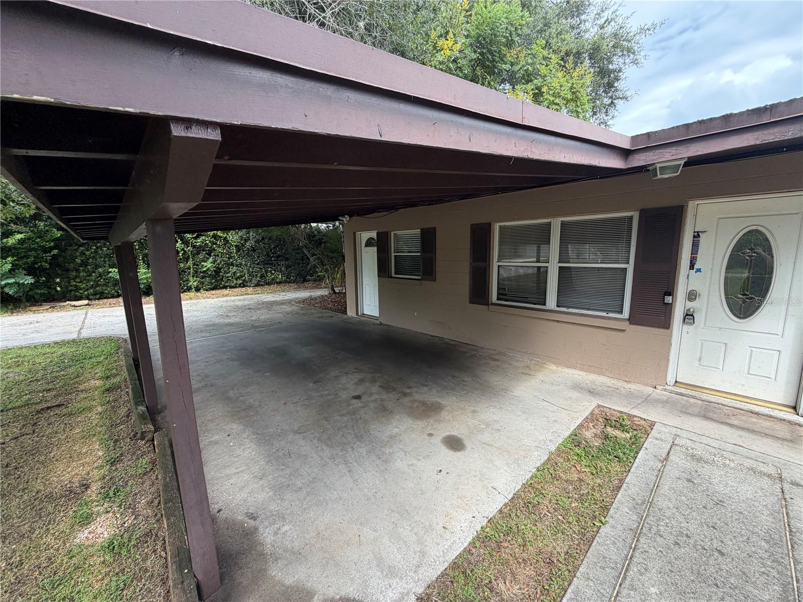 2260 Charlotte Dr Property Photo 3