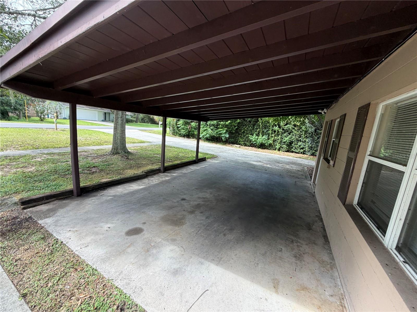 2260 Charlotte Dr Property Photo 4