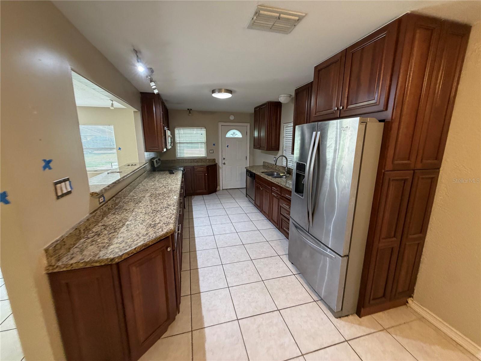 2260 Charlotte Dr Property Photo 6