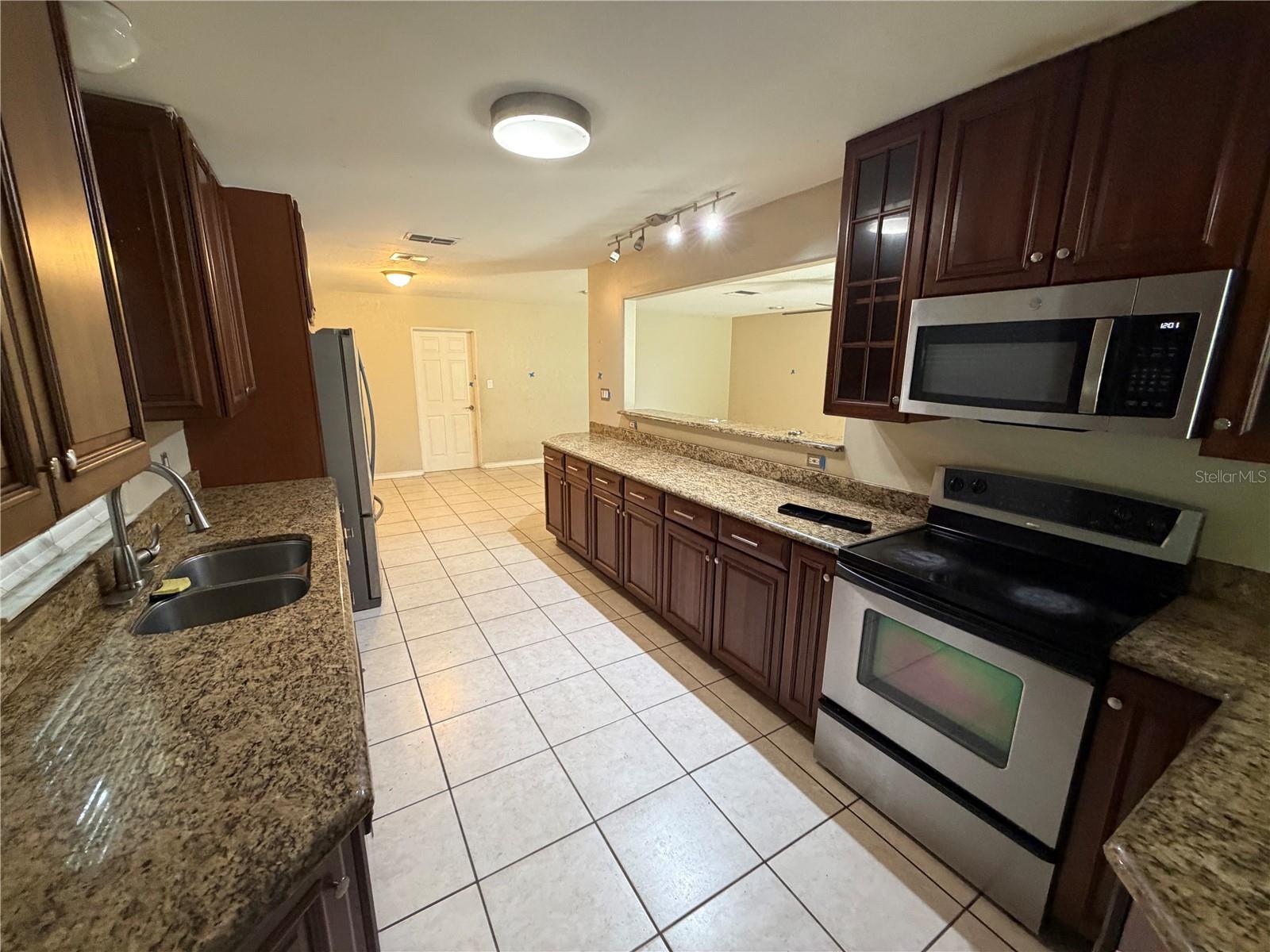 2260 Charlotte Dr Property Photo 8