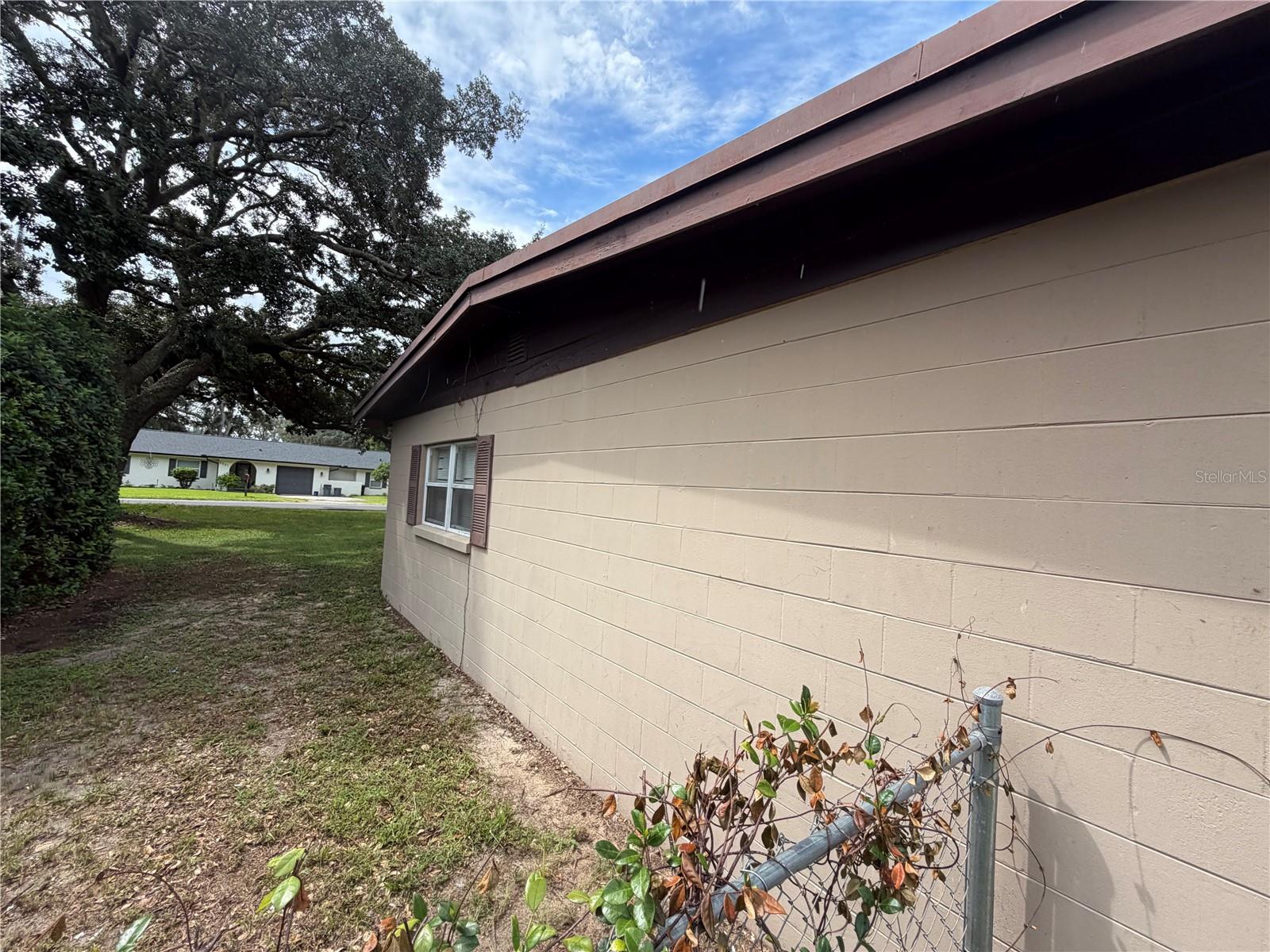 2260 Charlotte Dr Property Photo 40