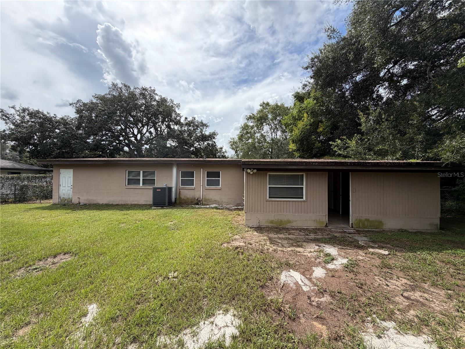 2260 Charlotte Dr Property Photo 44