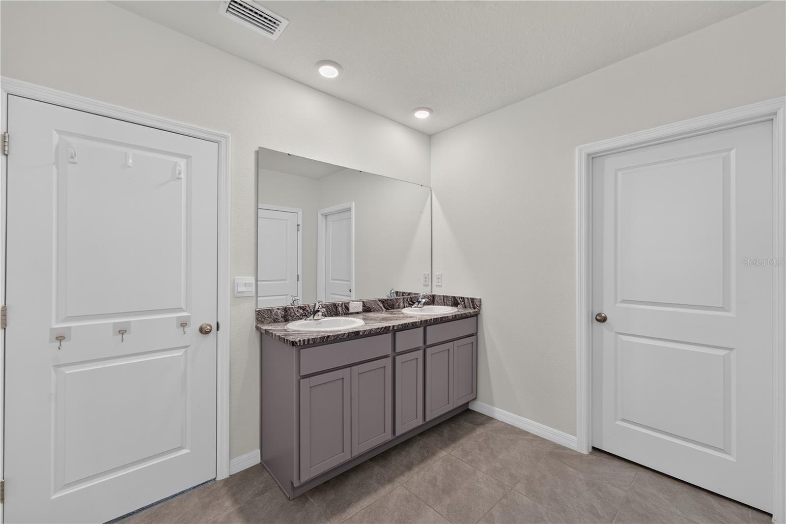 8379 Ender Hills Dr Property Photo 22