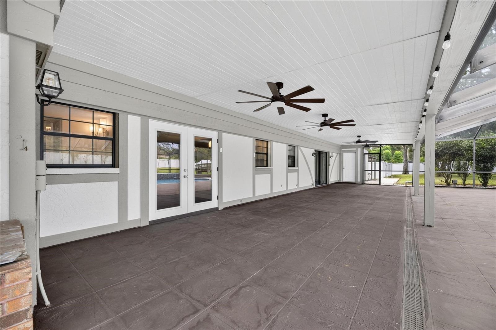 12603 Lake Hills Dr Property Photo 15
