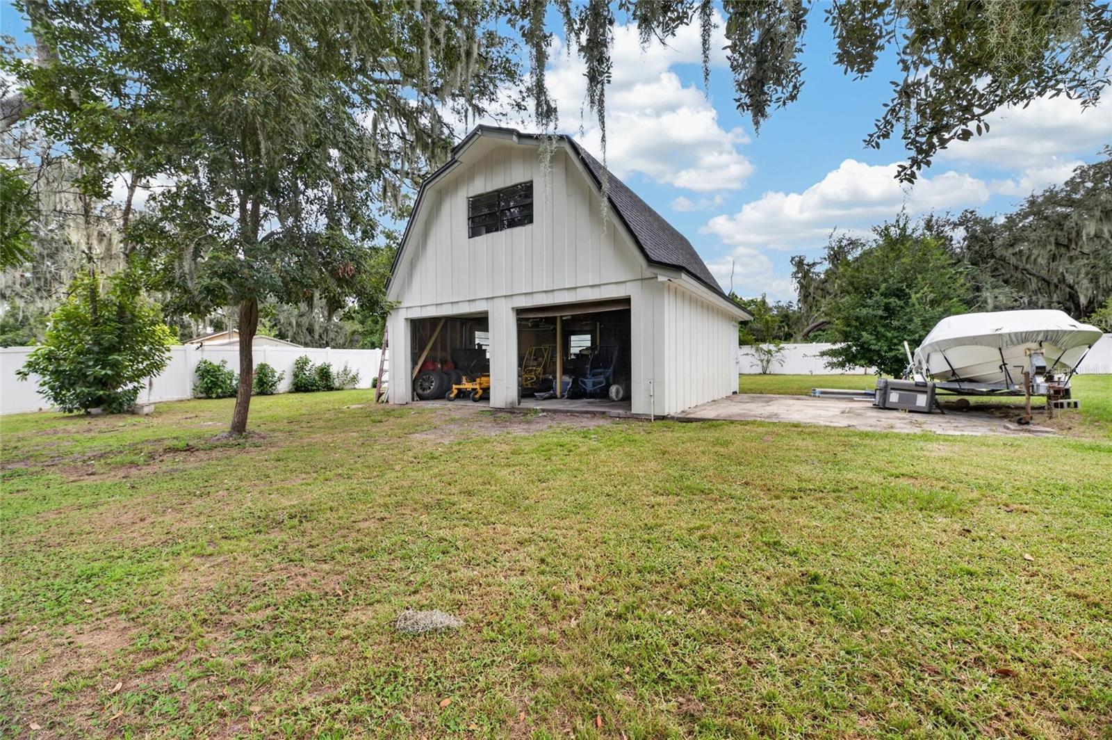 12603 Lake Hills Dr Property Photo 16