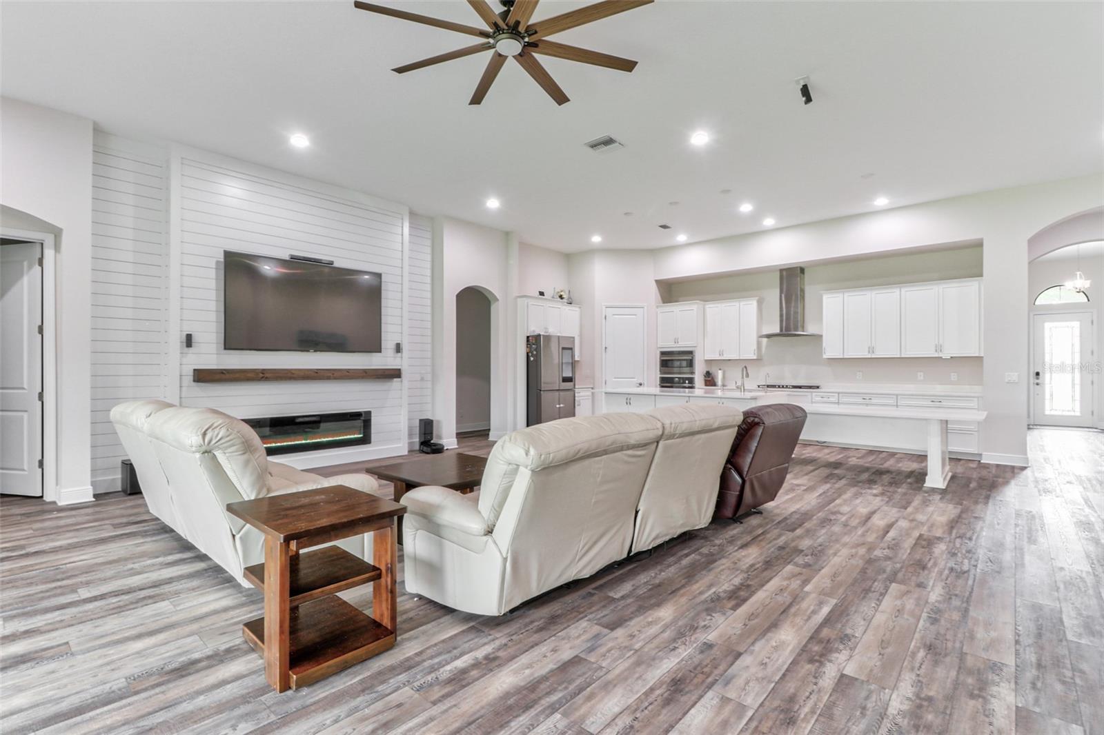 5057 Night Star Trl Property Photo 3