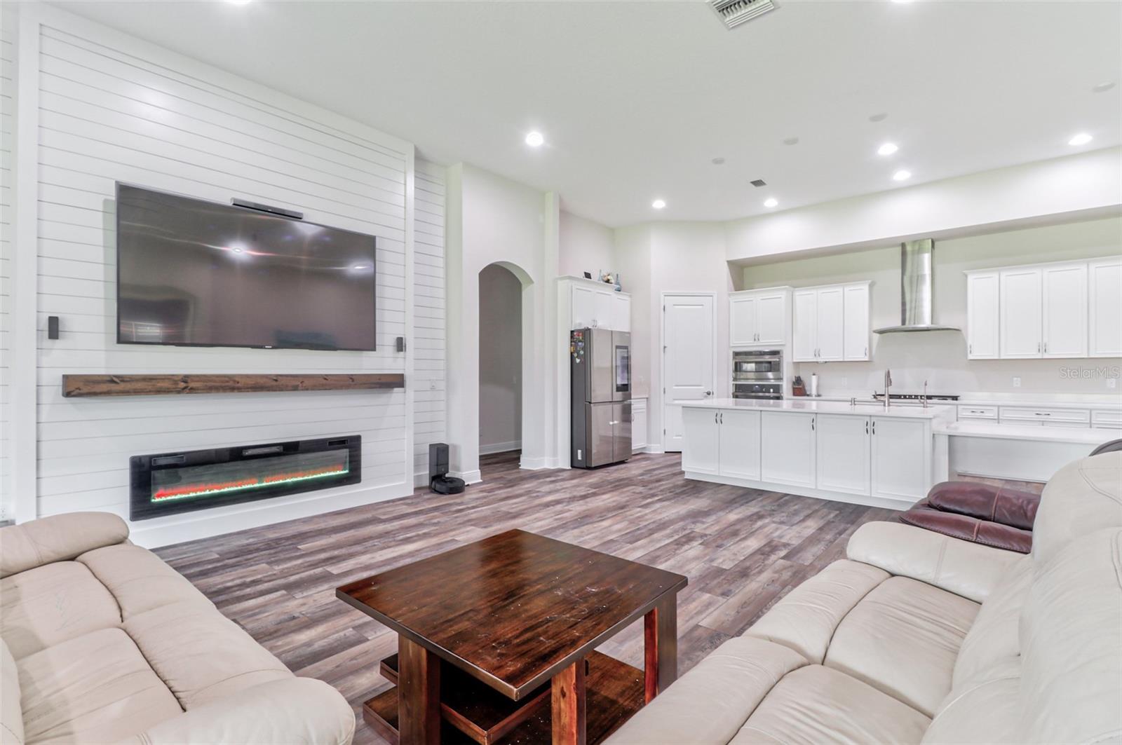 5057 Night Star Trl Property Photo 6
