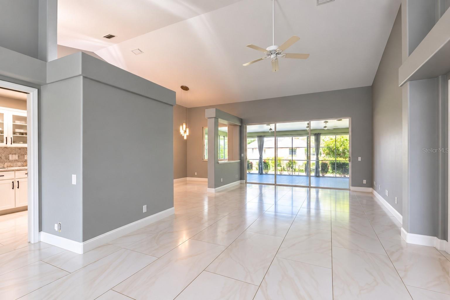 4465 Fairway Oaks Dr Property Photo 3