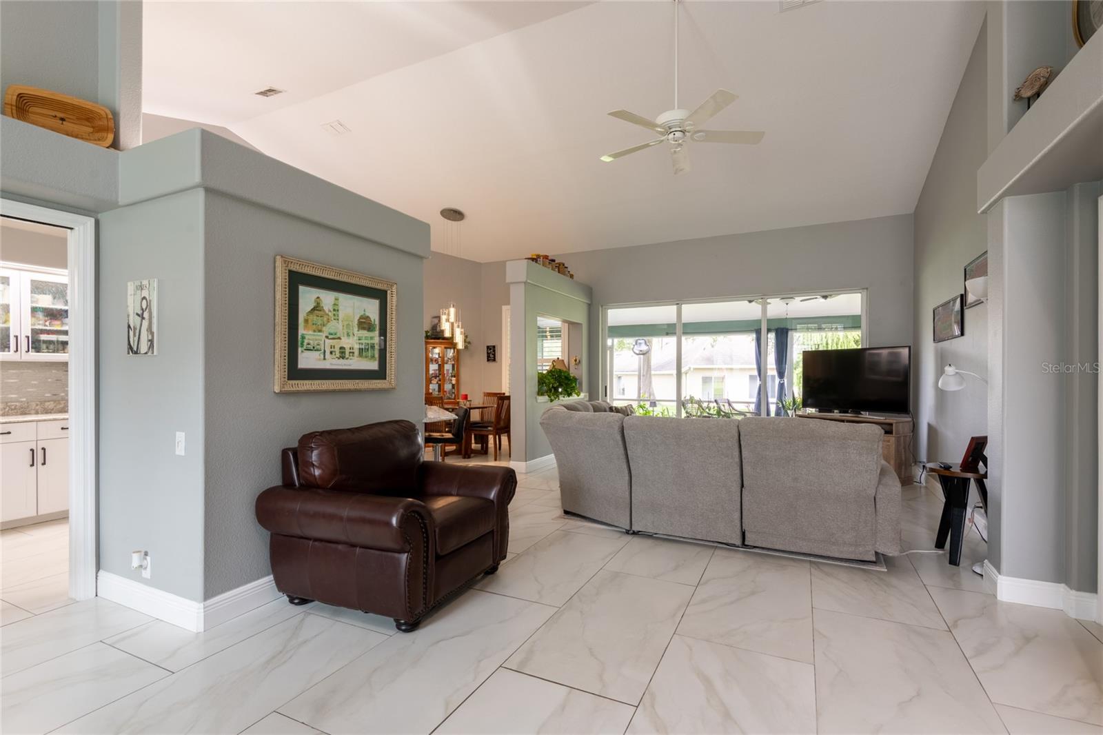 4465 Fairway Oaks Dr Property Photo 8