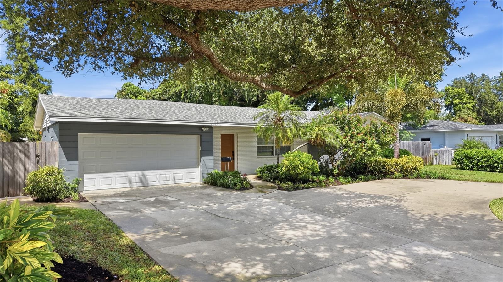 6675 COLONY DR S Property Photo 1
