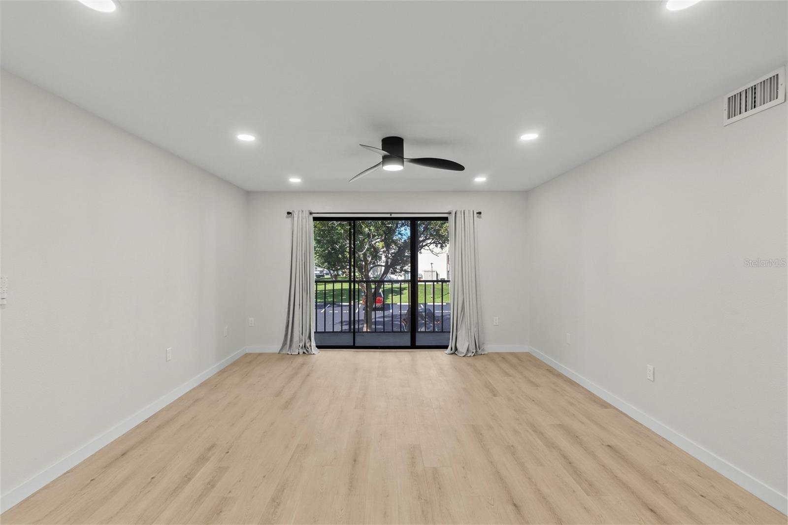 3232 Lake Pine Way E #a2 Property Photo 11