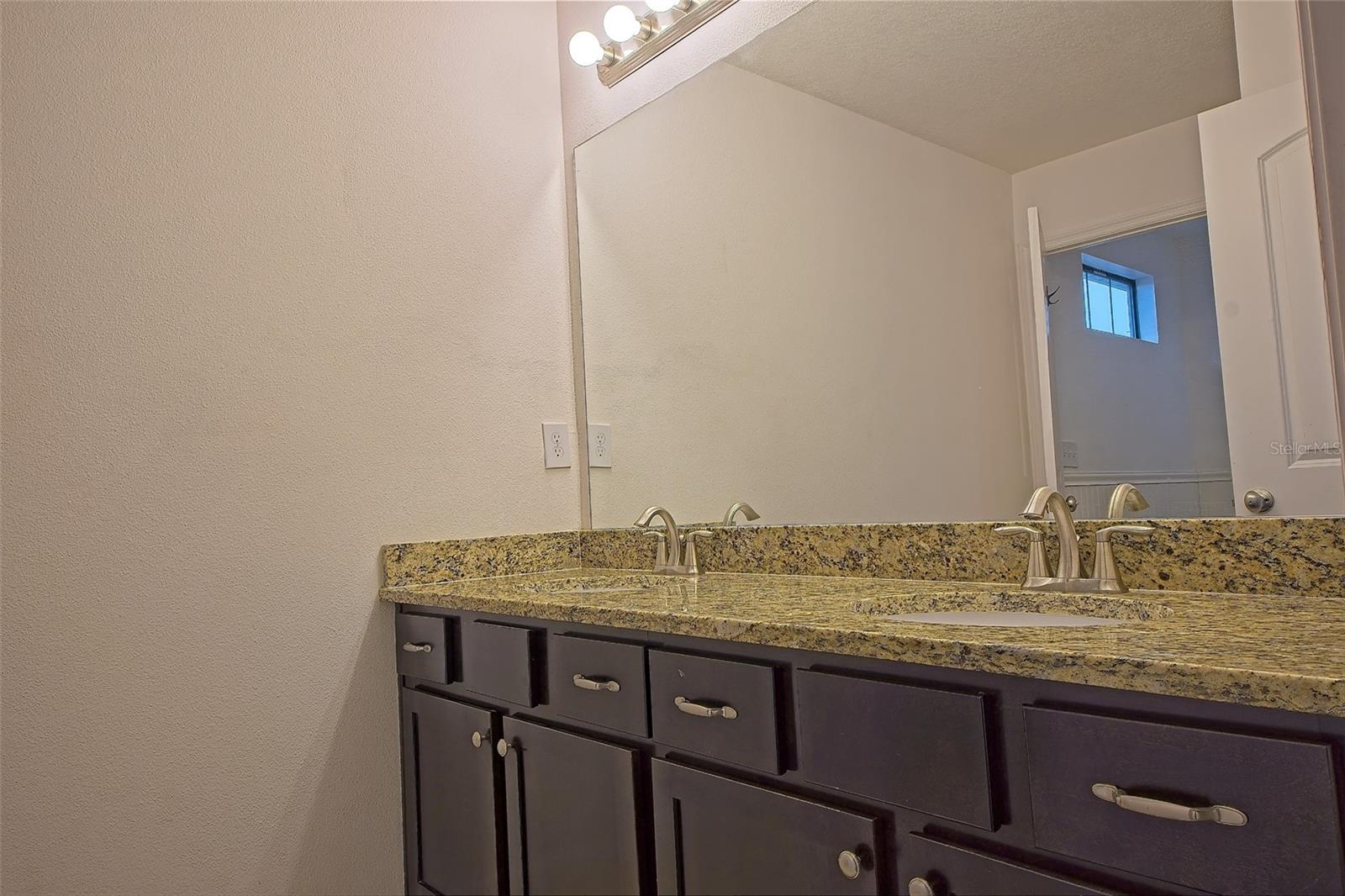 11918 Winterset Cove Dr Property Photo 16