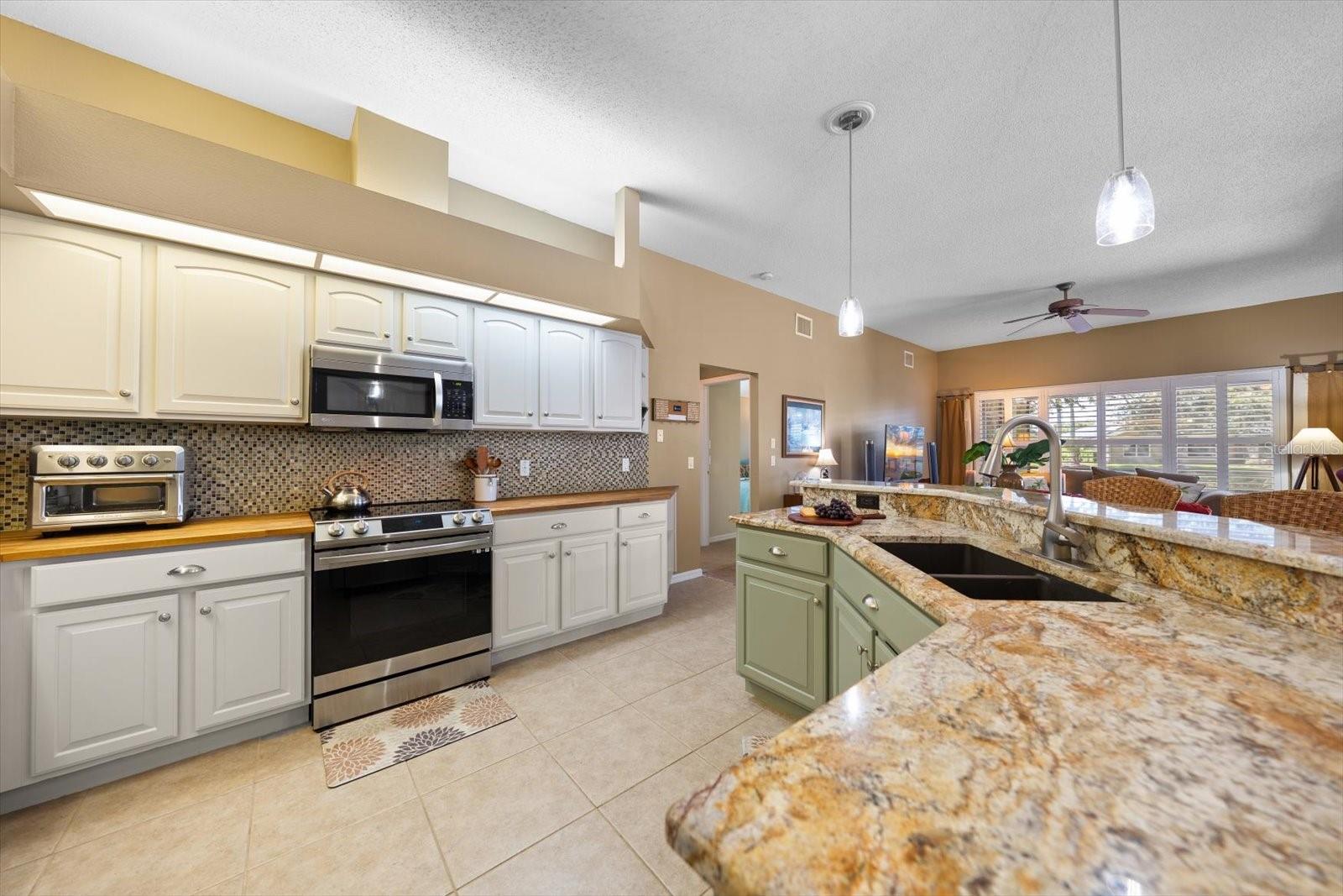 1237 Rambling Vine Ct Property Photo 12