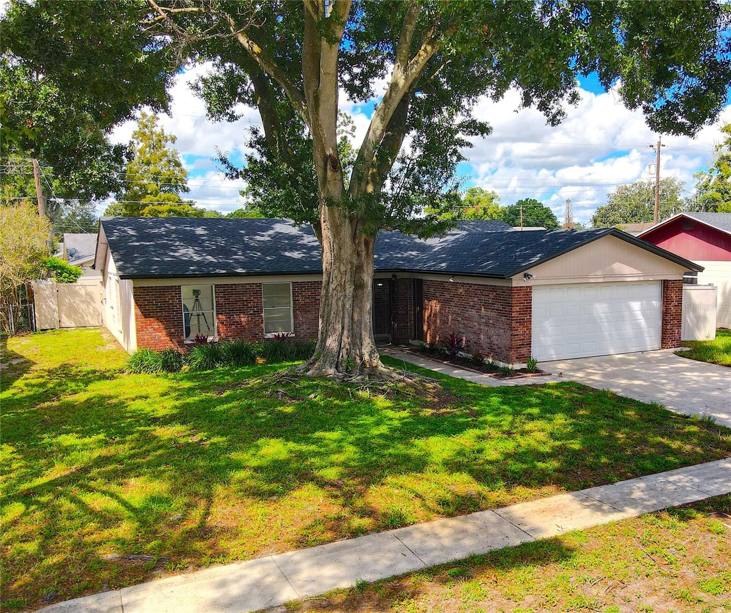 1815 Lowry Ave Property Photo 4