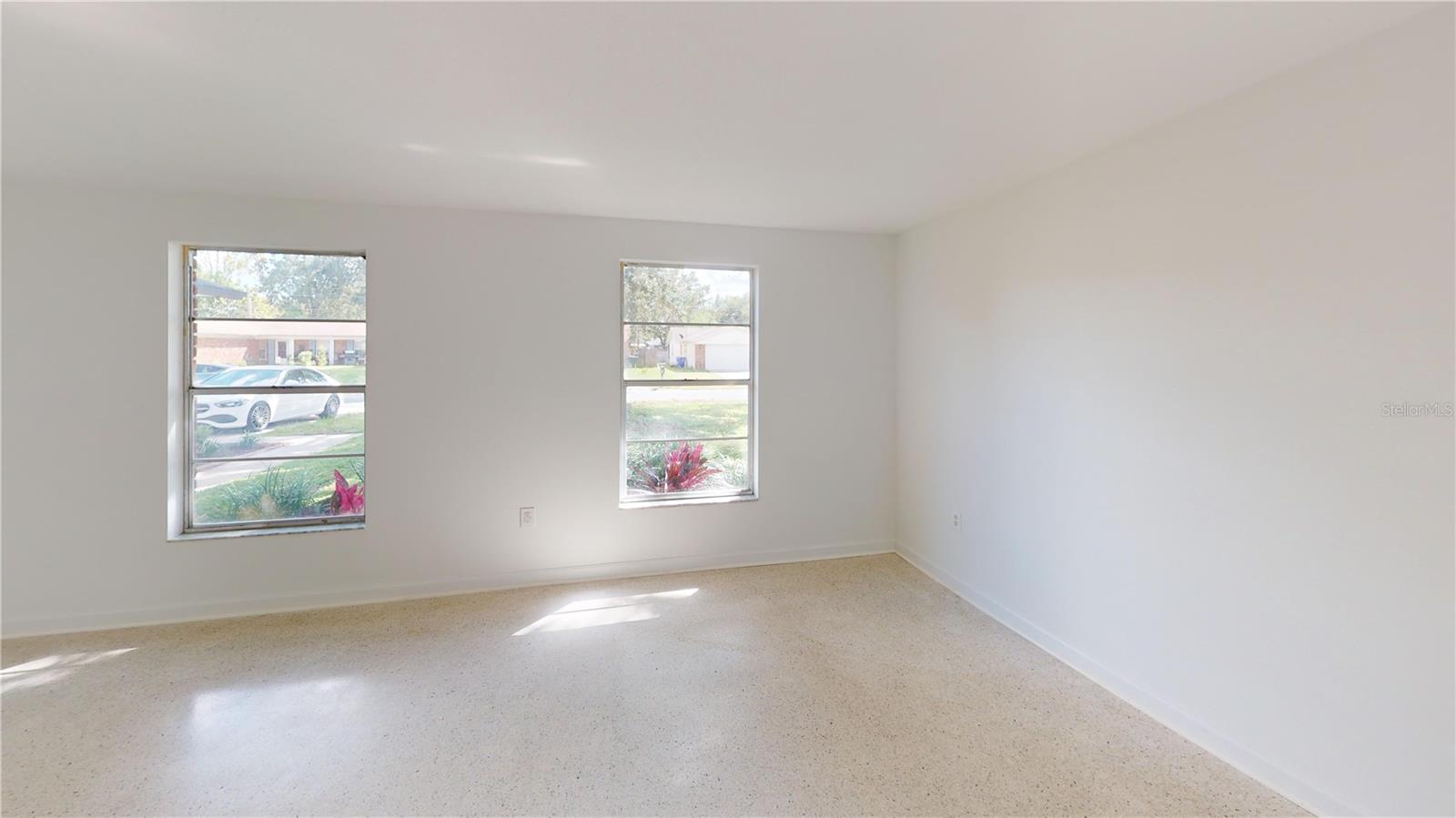 1815 Lowry Ave Property Photo 13