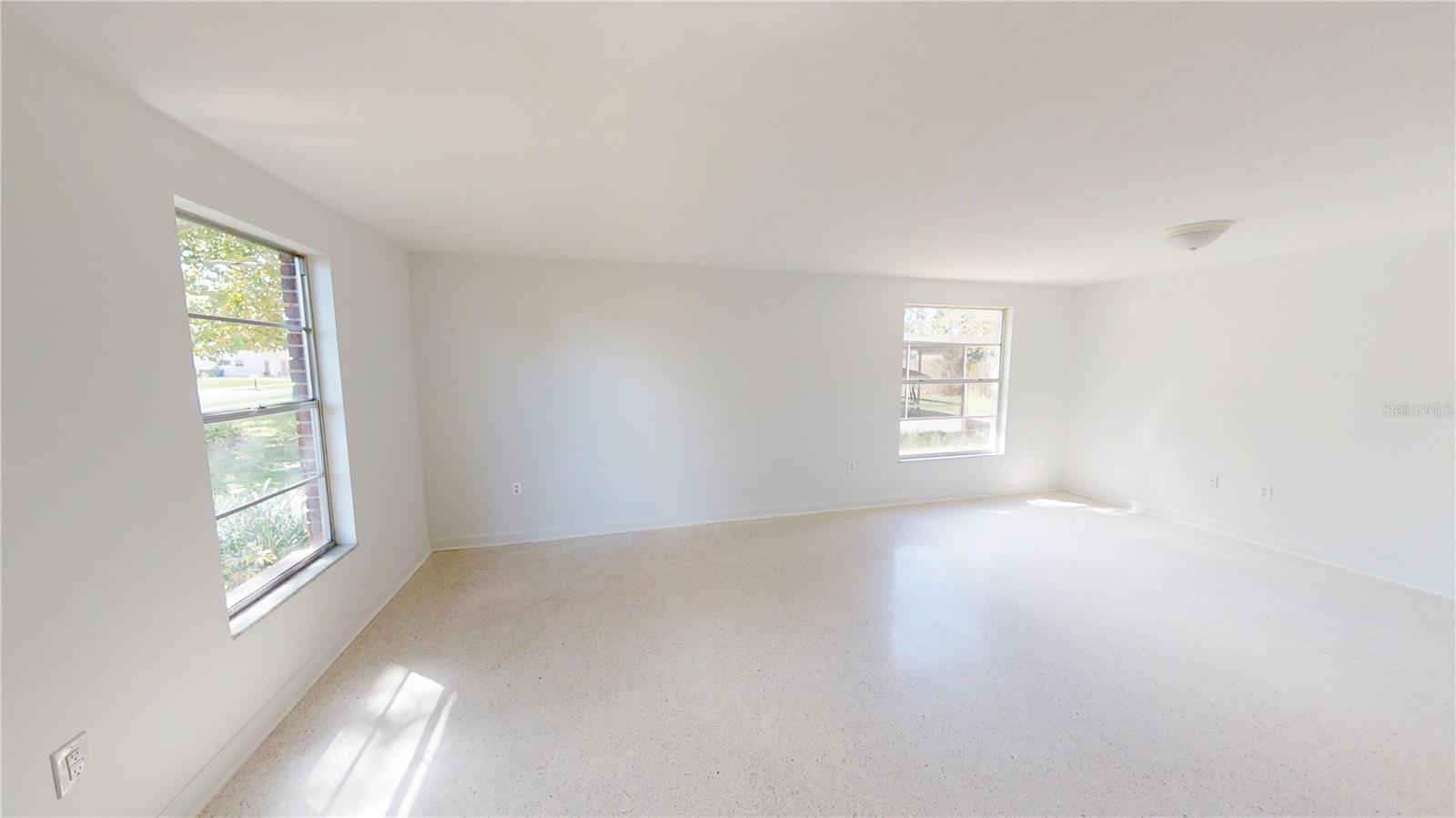 1815 Lowry Ave Property Photo 14