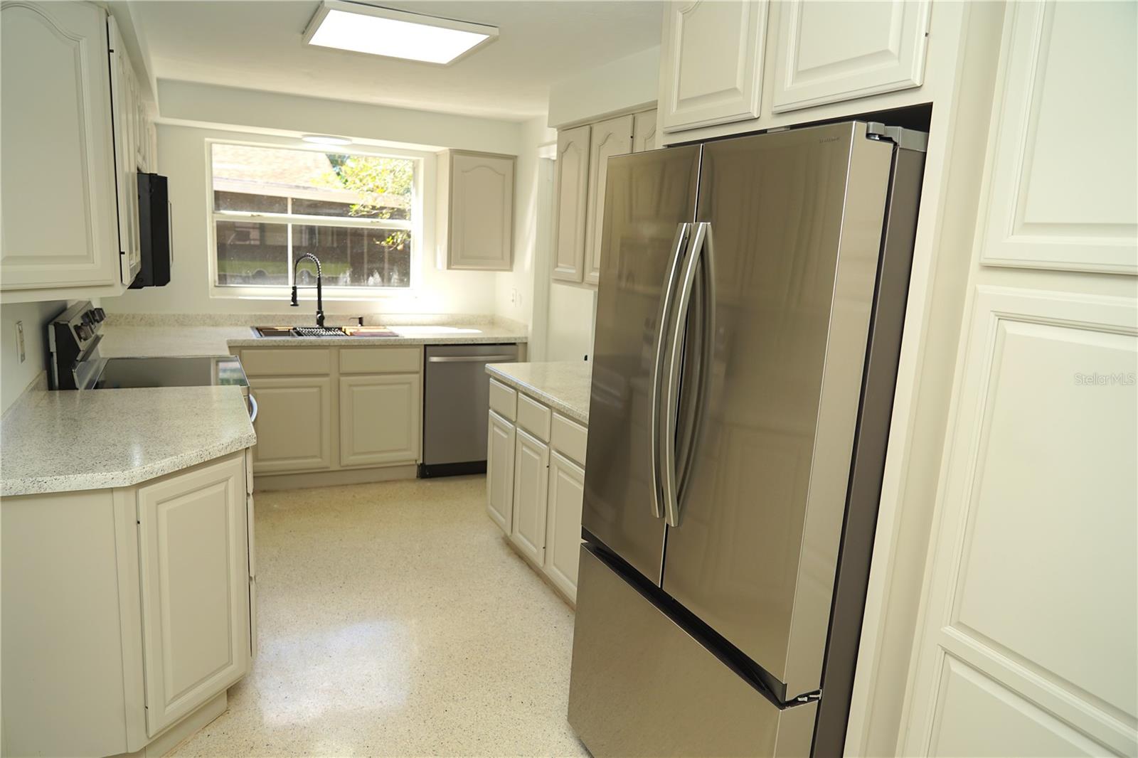 1815 Lowry Ave Property Photo 18