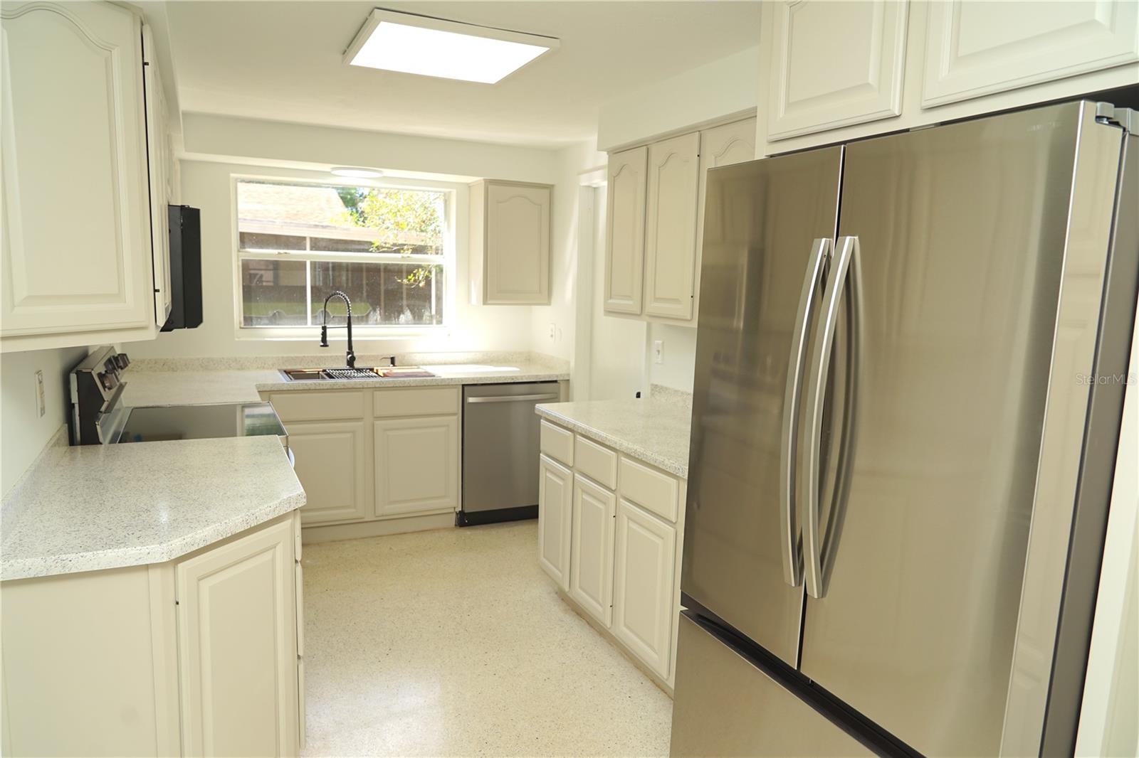 1815 Lowry Ave Property Photo 19