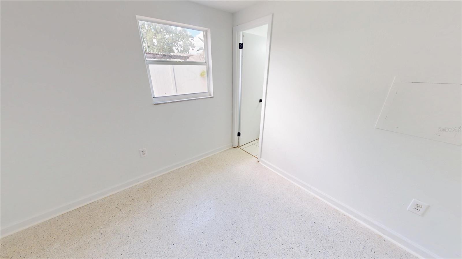 1815 Lowry Ave Property Photo 56