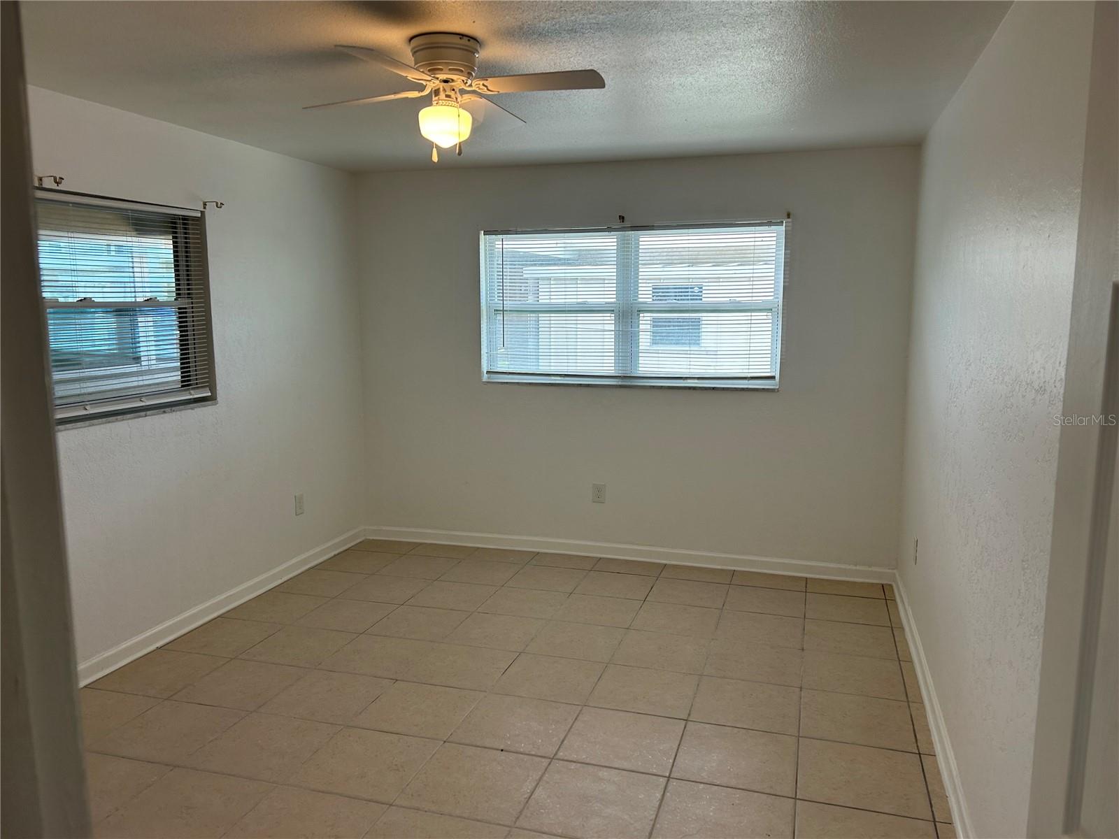 365 Capri Blvd Property Photo 5