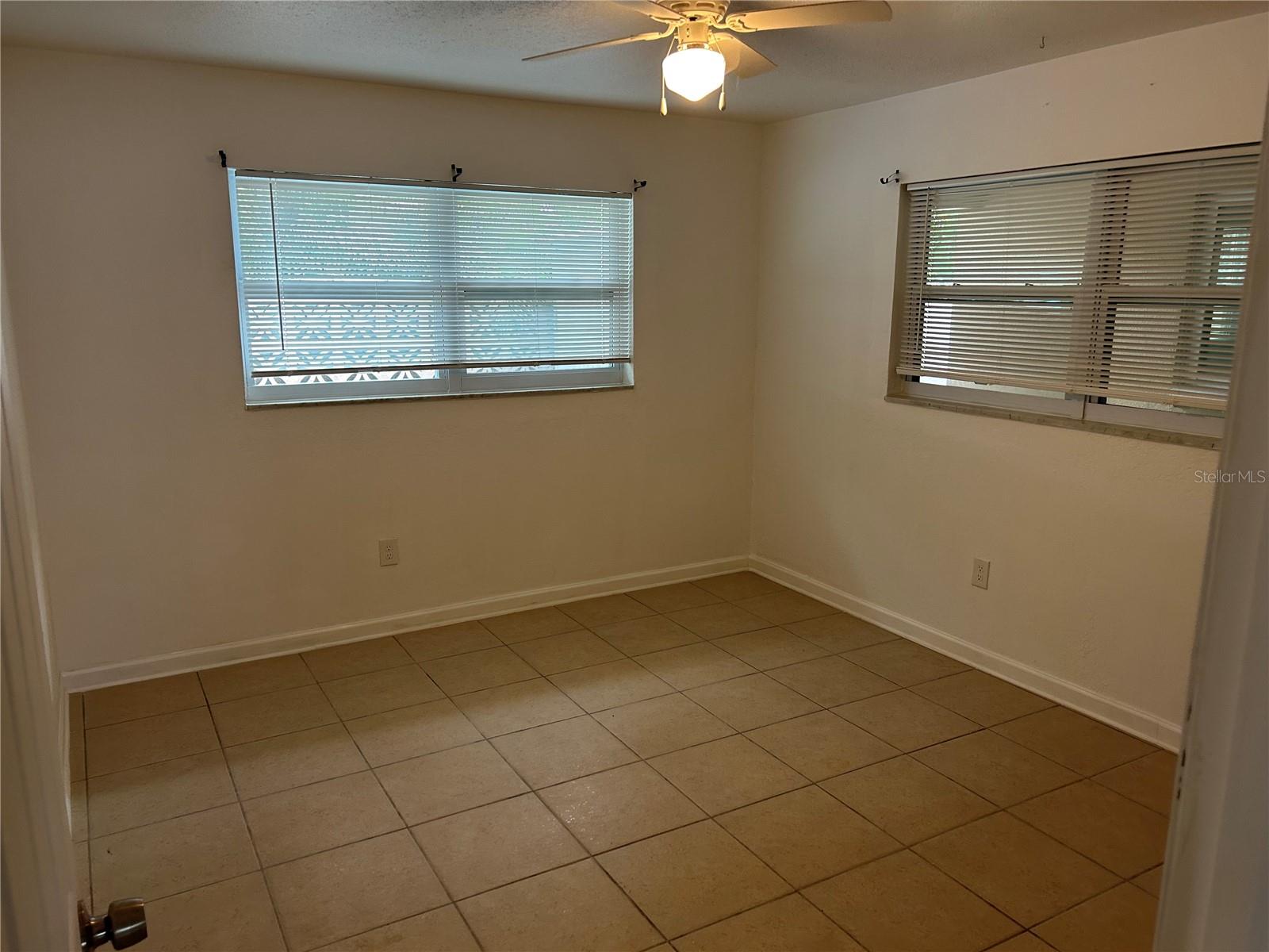 365 Capri Blvd Property Photo 8