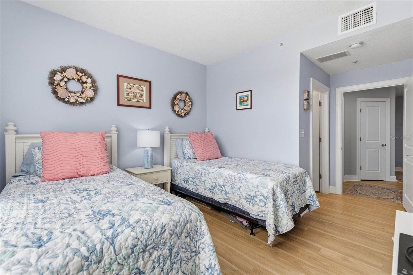 628 Cleveland St #809 Property Photo 21