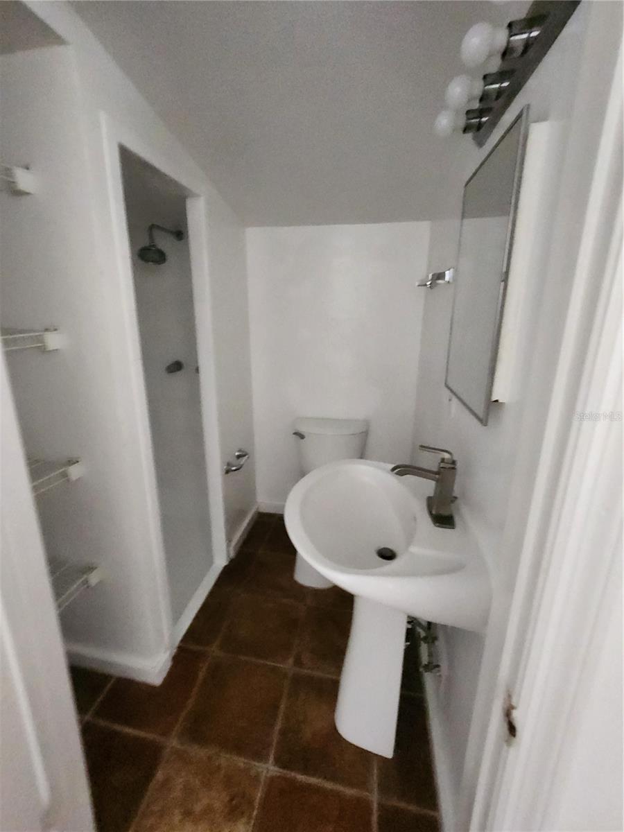 309 W Comanche Ave #c Property Photo 6