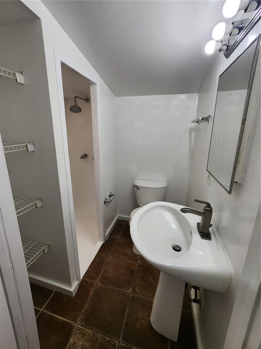 309 W Comanche Ave #c Property Photo 7