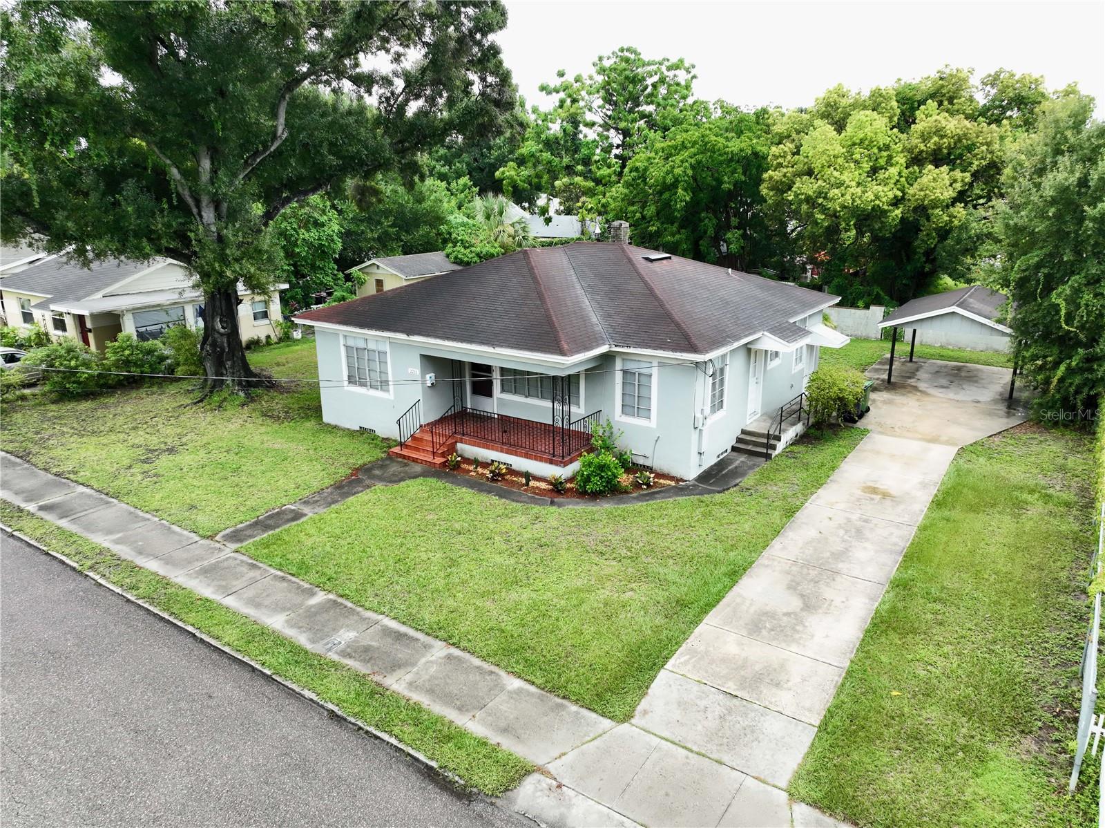 2211 Durham St Property Photo 2