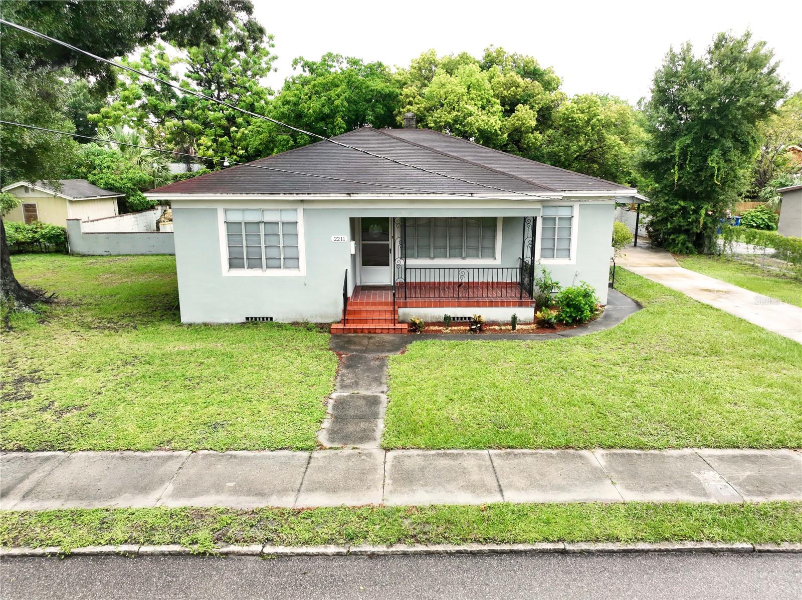2211 Durham St Property Photo 6