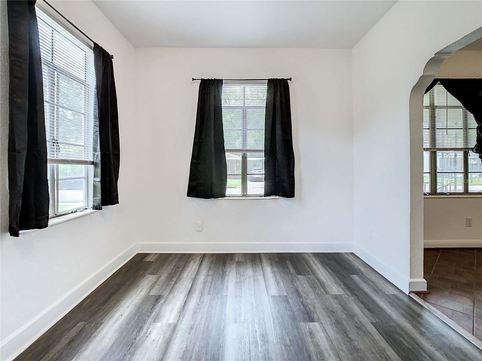 2211 Durham St Property Photo 7