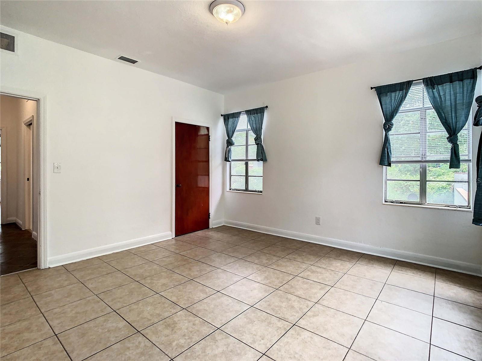 2211 Durham St Property Photo 18