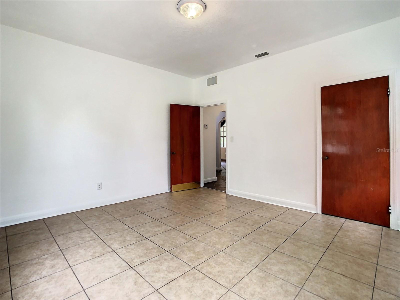 2211 Durham St Property Photo 19